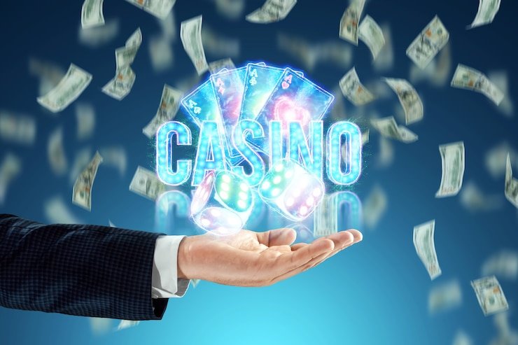 Membaca promo cashback di layar ponsel